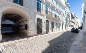 Feels Like Home Restauradores Bright Flat